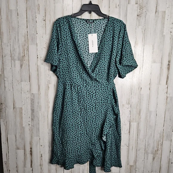 BloomChic Women's Green Ditsy Dot Wrap Ruffle V-Neck Knee Length Dress NWT 18/20 - Picture 14 of 15